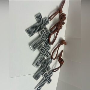 Crosses set of 5 silver toned